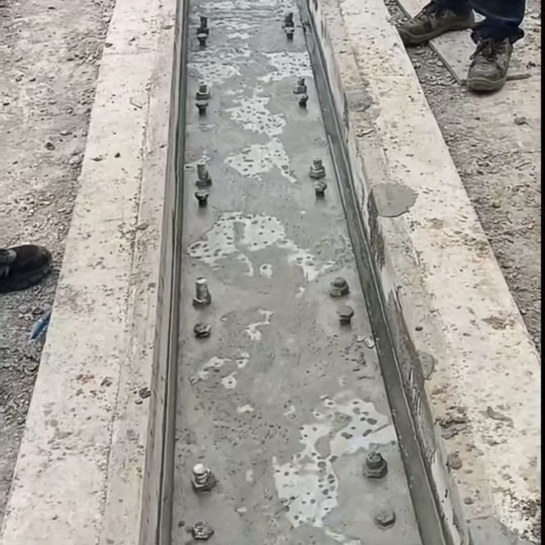 巫山港口码头起重机龙门吊重型机械设备稳固用早强快凝轨道胶泥